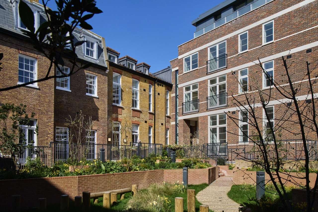 Richmond Square, 13/14