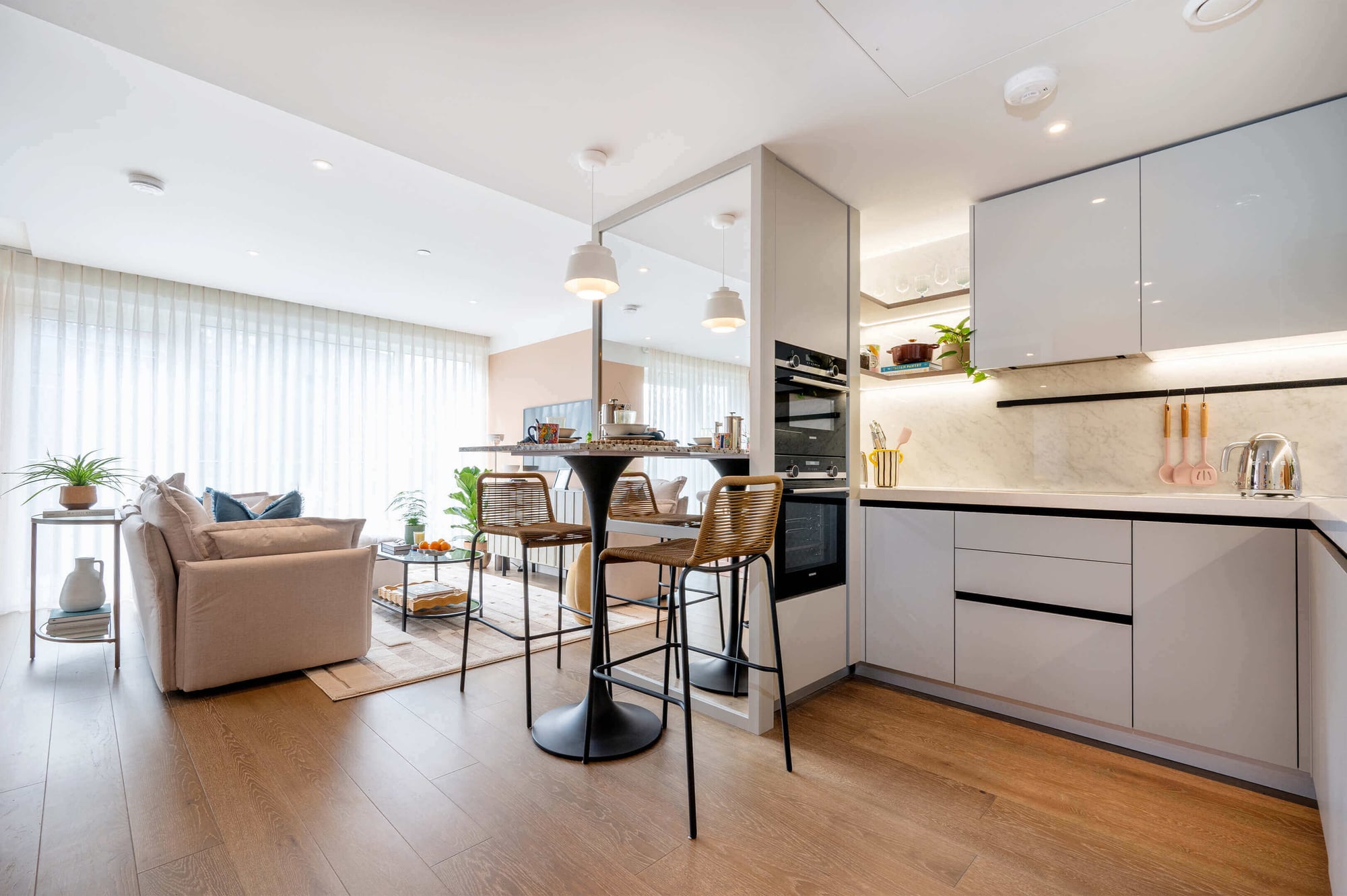White City Living, 6/17