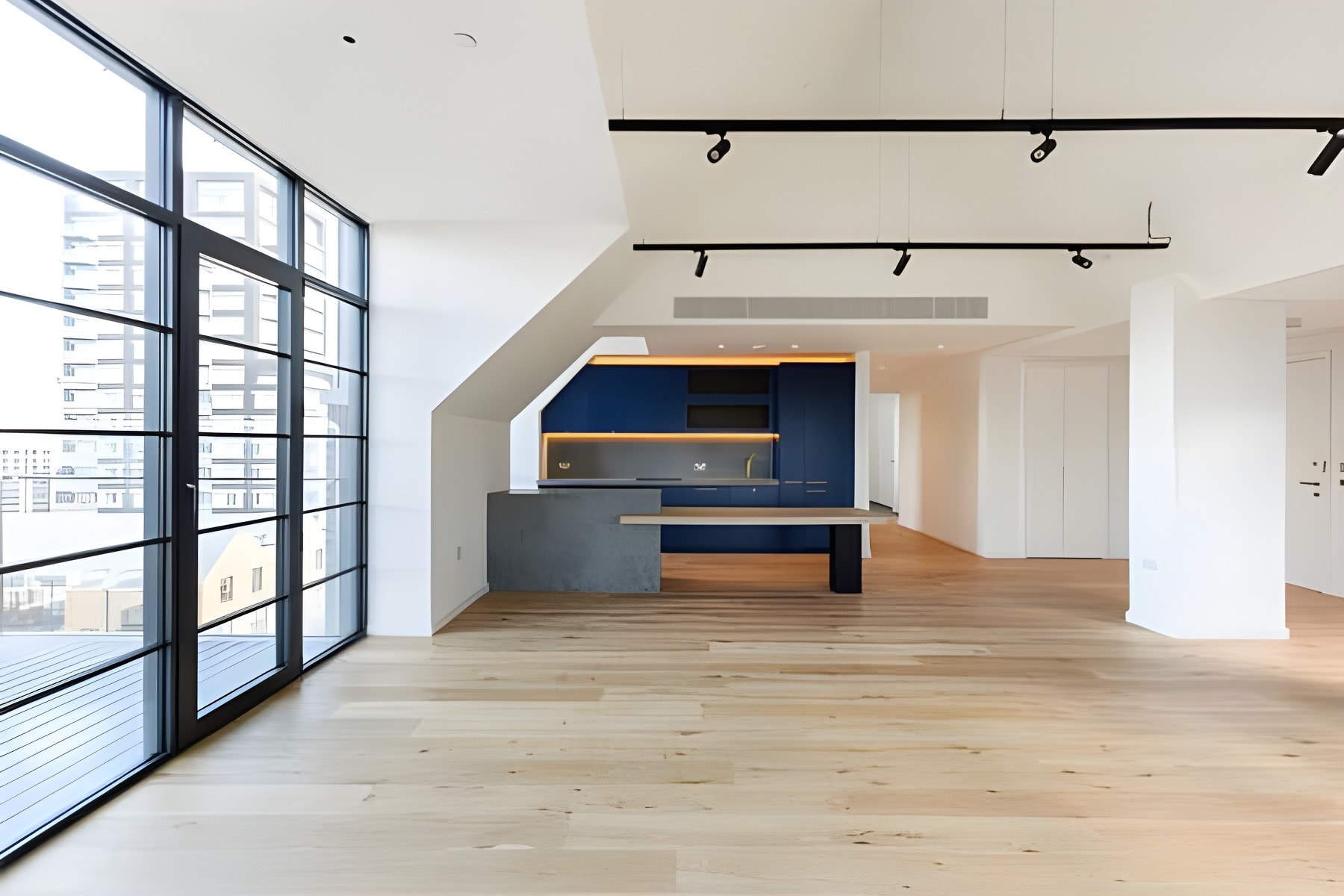 10 Park Drive, 25/26