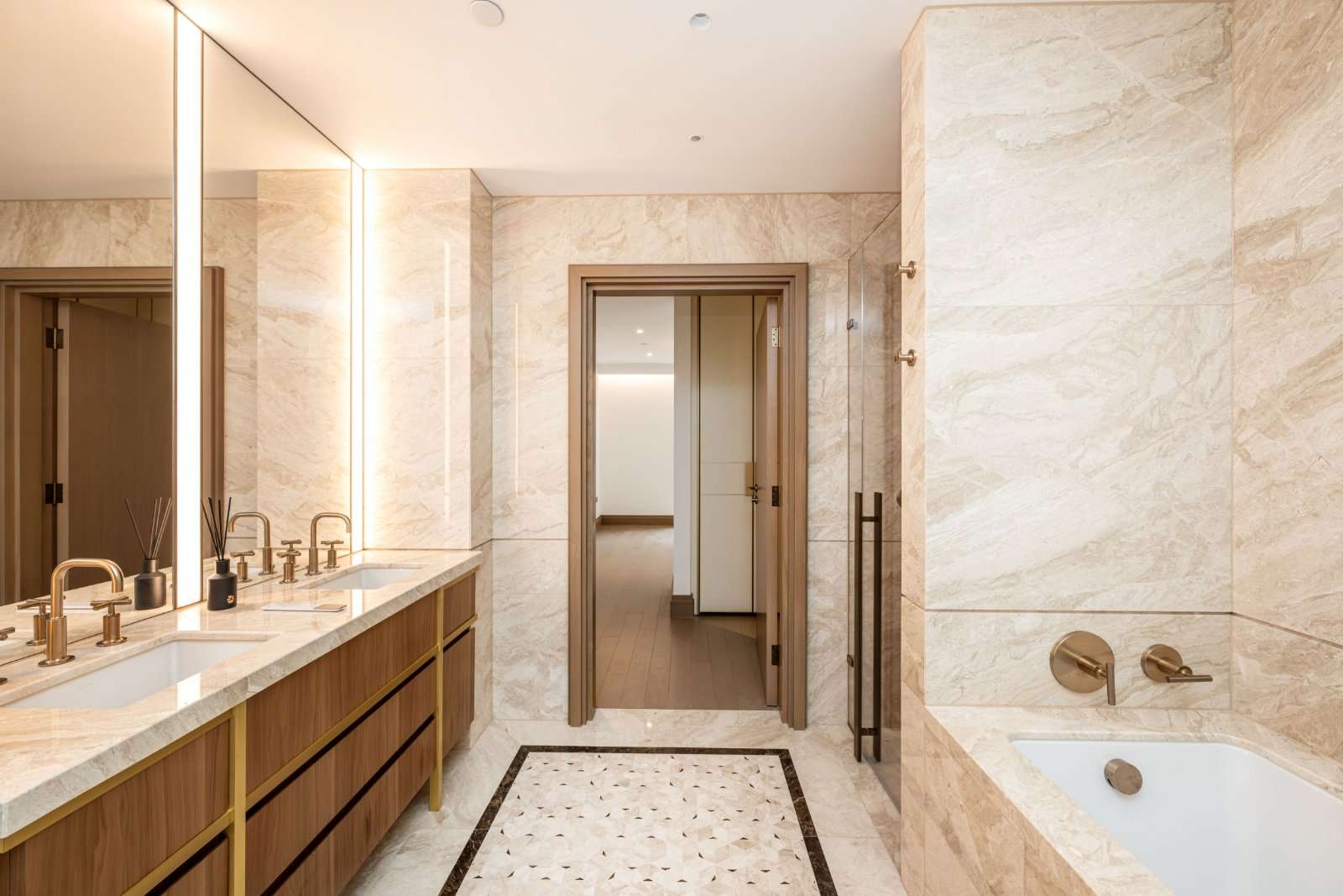 The Lucan, 1/21