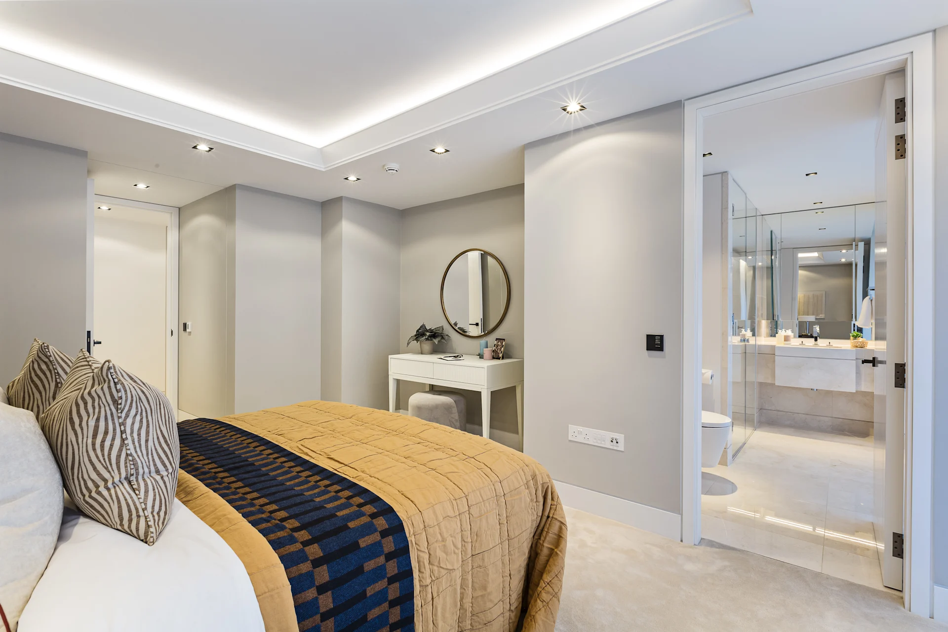 19 Bolsover Street, 2/11